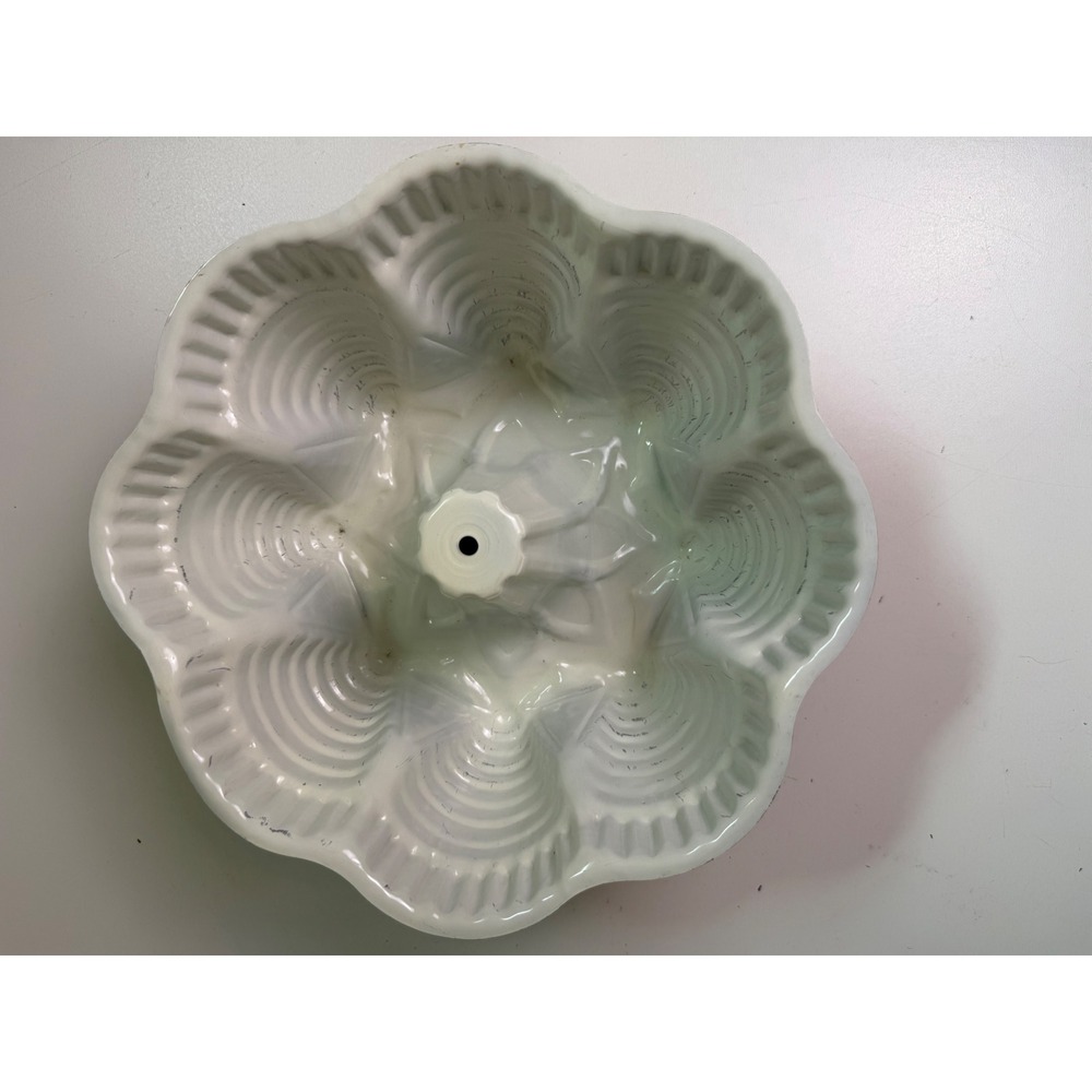 Vintage Mustard Yellow Enamelware Bundt Cake Pan Fluted Tube Mold 10 Inch Retro
